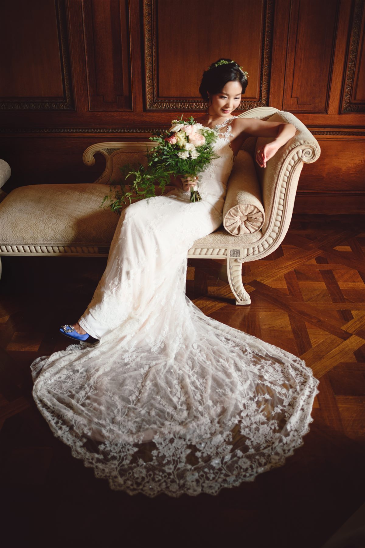 The train over the chaise
