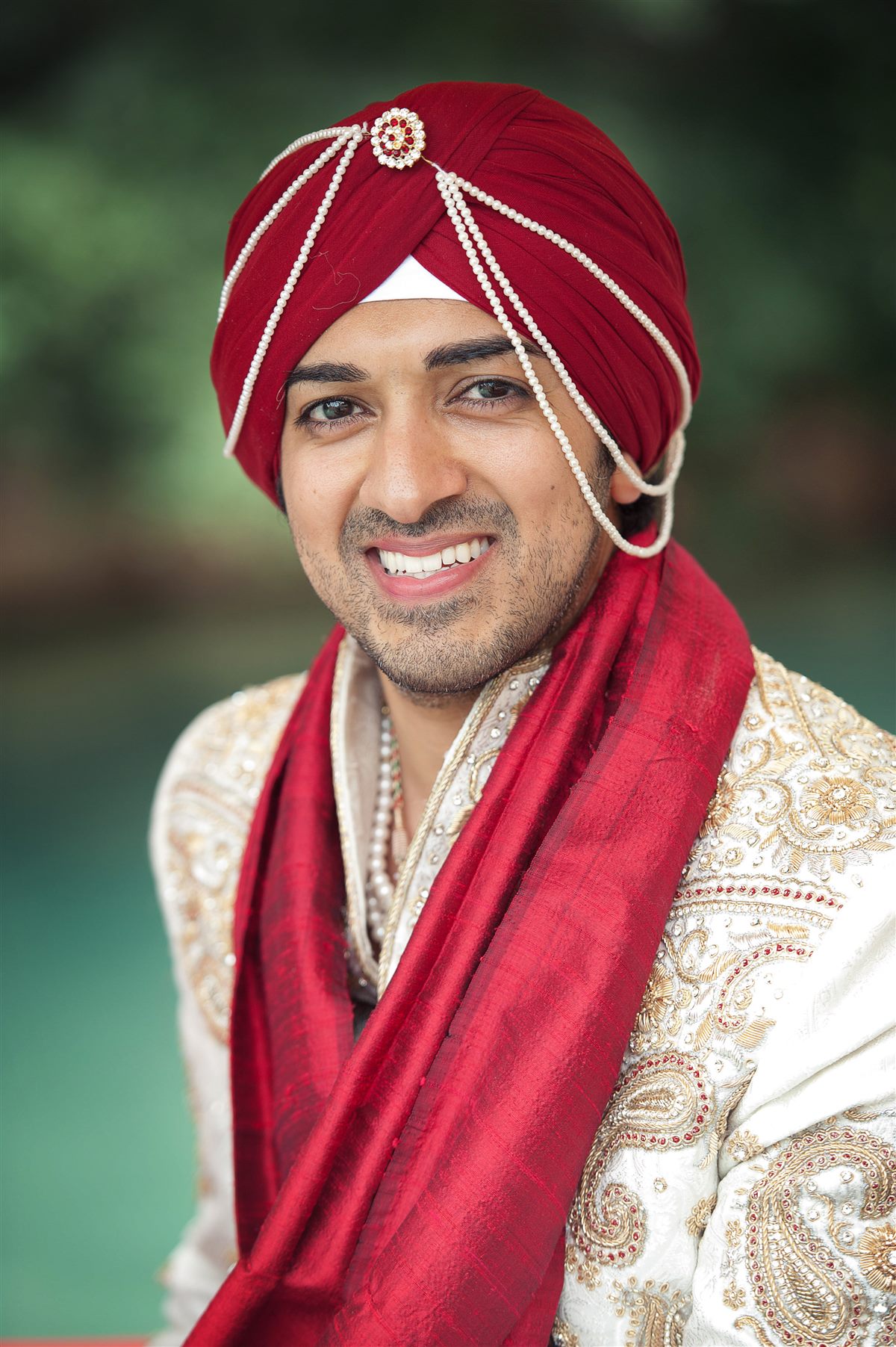 The groom in red pagri